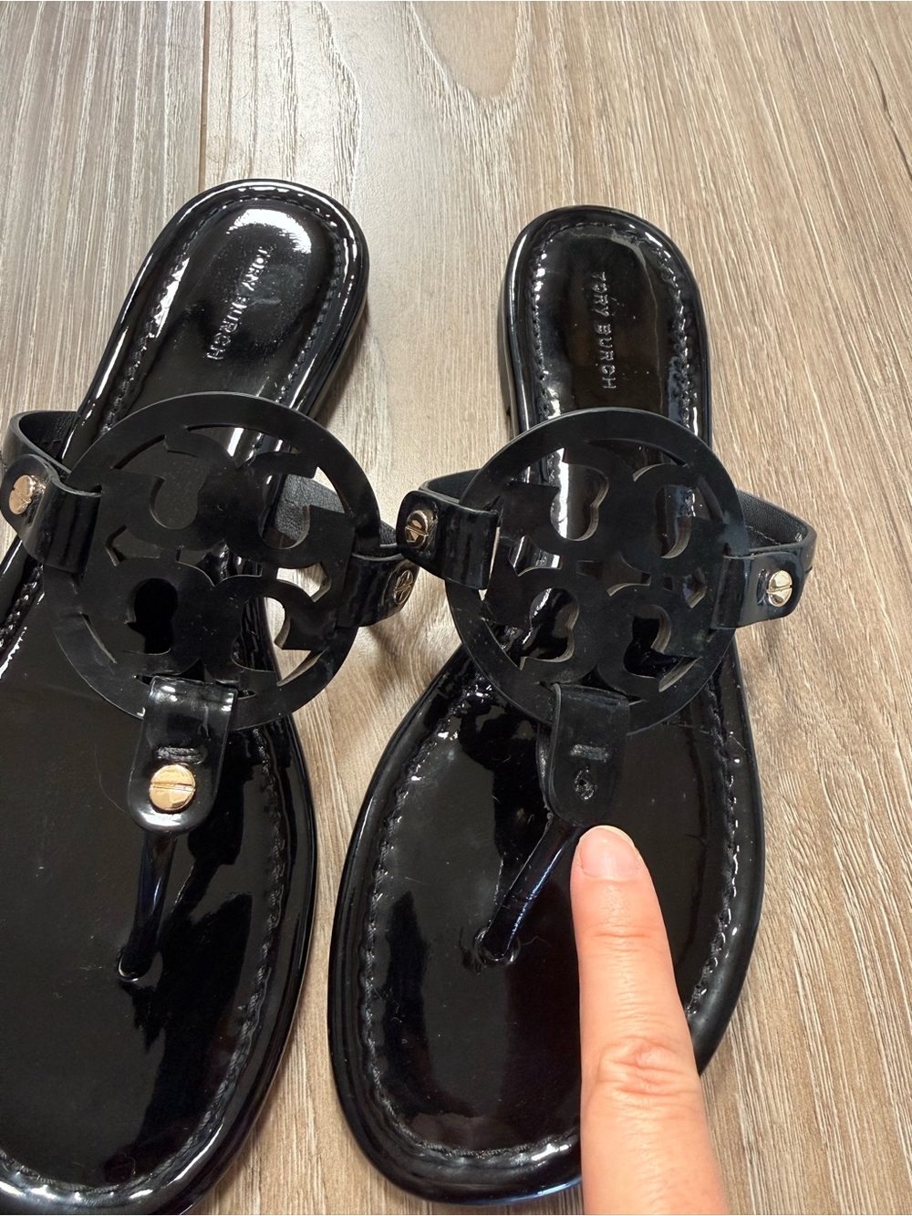 Black Patent Women's Logo Medallion Thong Sandals - Picture 7 of 10